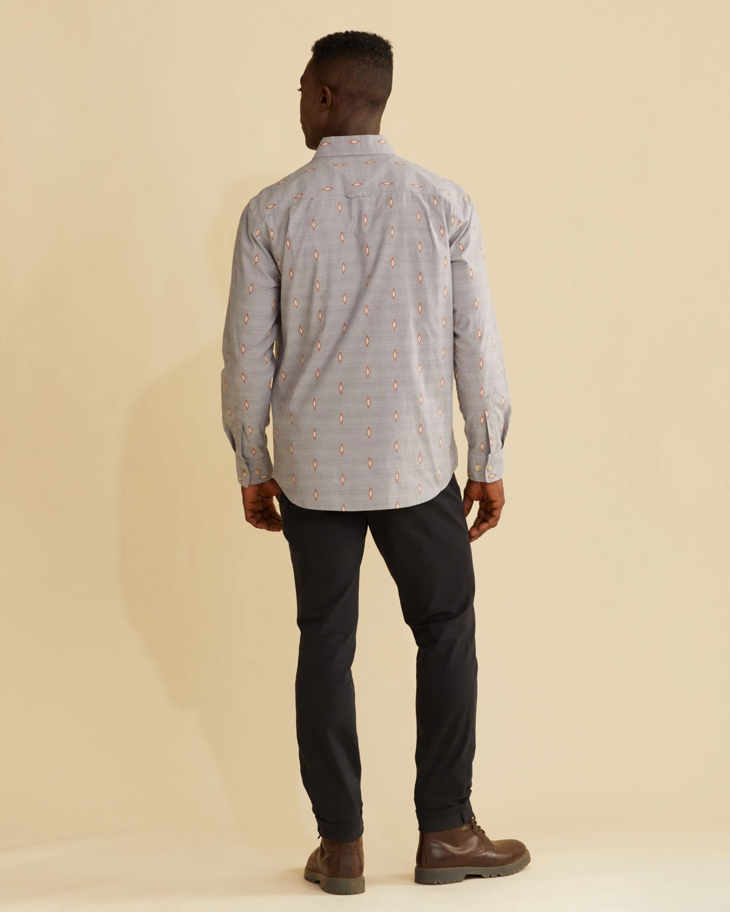 Pendleton MEN'S LONG-SLEEVE CARSON CHAMBRAY SHIRT 5 Pendleton MEN'S LONG-SLEEVE CARSON CHAMBRAY SHIRT - Image 3