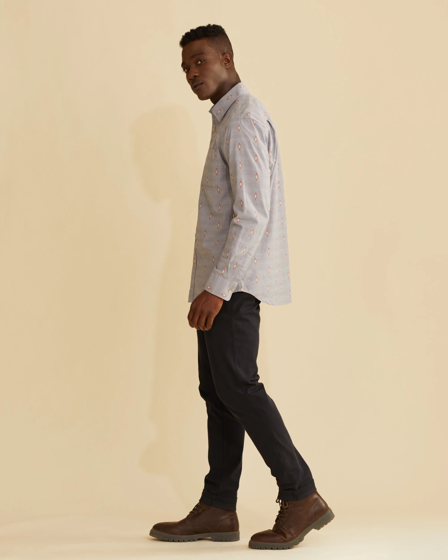 Pendleton MEN'S LONG-SLEEVE CARSON CHAMBRAY SHIRT 6 Pendleton MEN'S LONG-SLEEVE CARSON CHAMBRAY SHIRT - Image 4