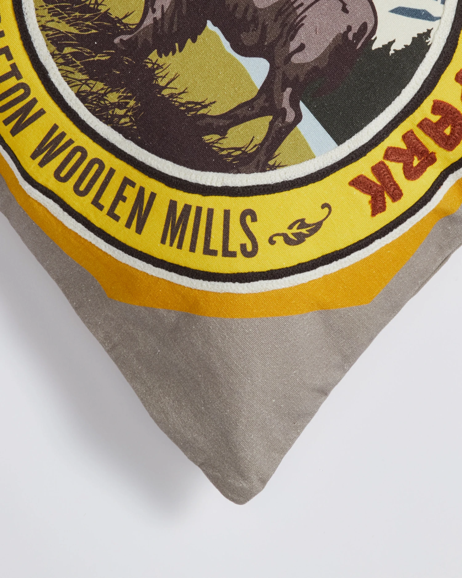 Pendleton YELLOWSTONE NATIONAL PARK PATCH PILLOW 4 Pendleton YELLOWSTONE NATIONAL PARK PATCH PILLOW - Image 2