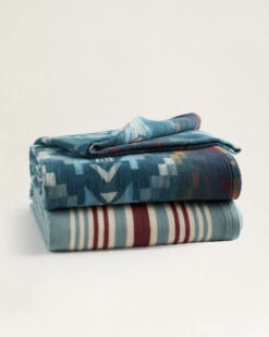 Pendleton CARICO LAKE/STRIPE ORGANIC COTTON THROW GIFT PACK
